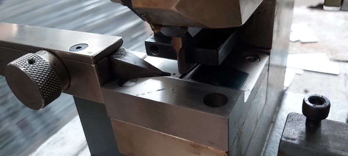gnu dn 74 double lipper cutter for steel rules