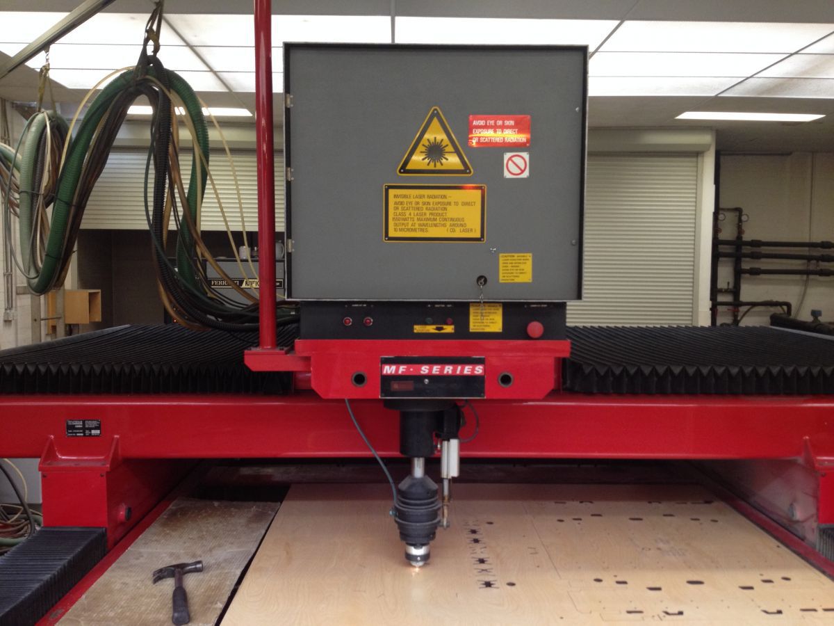laser cutting system lcs 220 elcede with ferranti 1000 watt